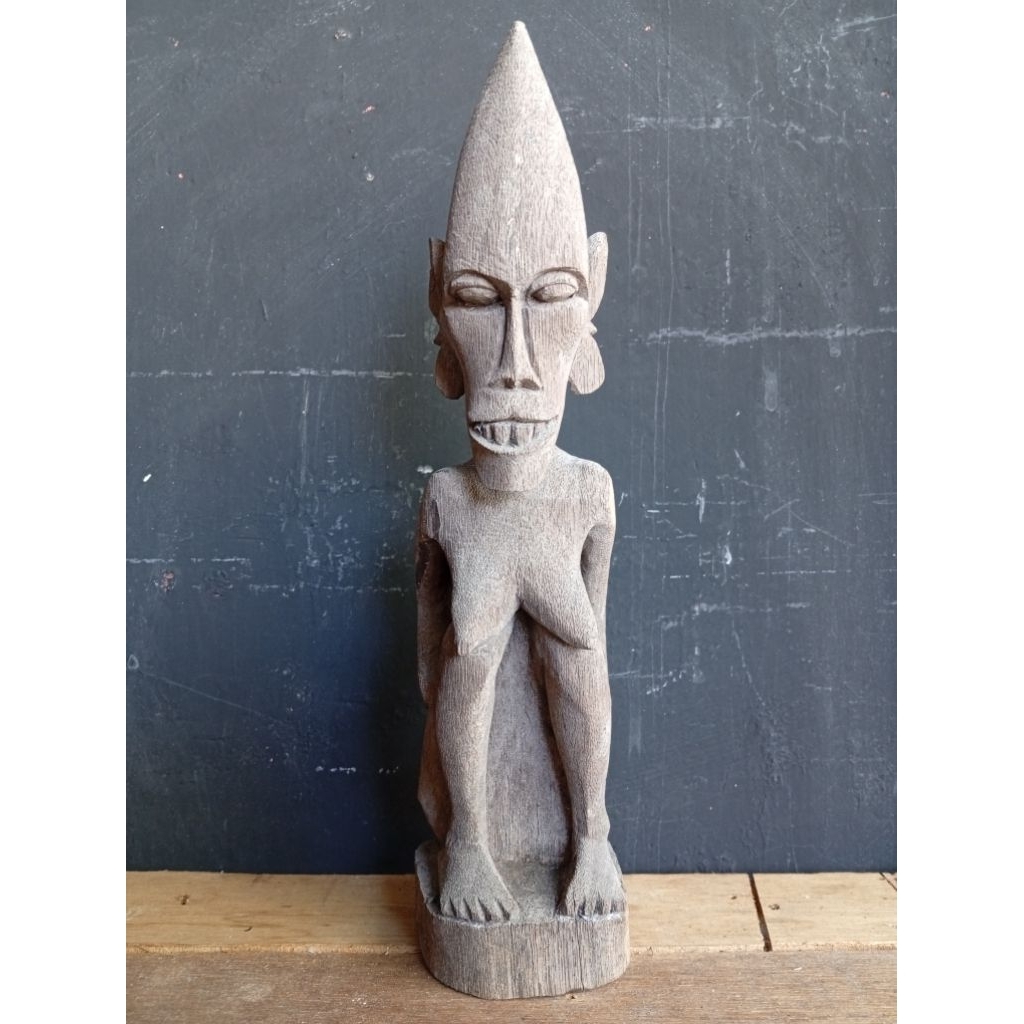 patung kayu ulin Tua asli dayak Kalimantan/hampatong