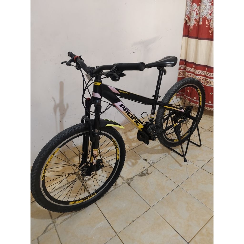 Sepeda Gunung Pacific Invert Junior 26" Size S (bekas pakai)