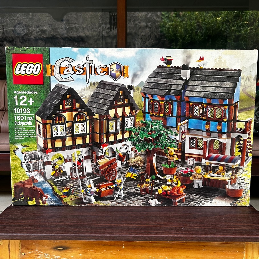 Lego 10193 Castle Medieval Market Village