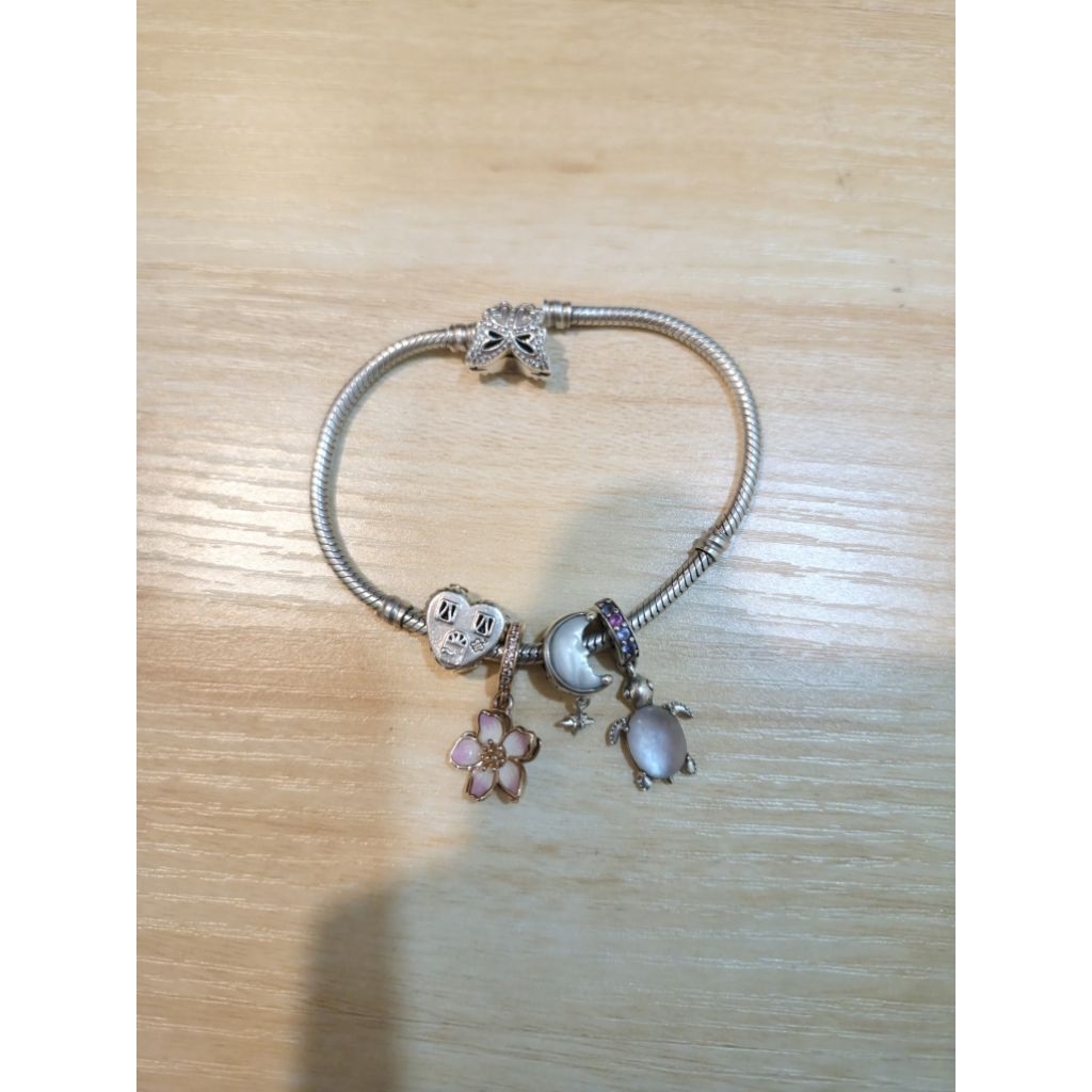 PANDORA CHARM ORIGINAL 100% PANDORA PRELOVED CHARM