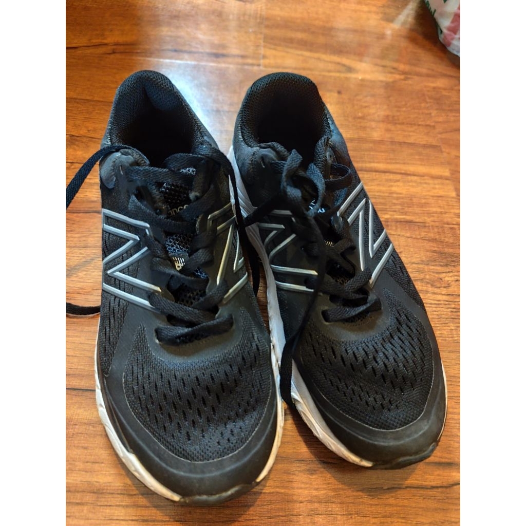 NEW BALANCE 840