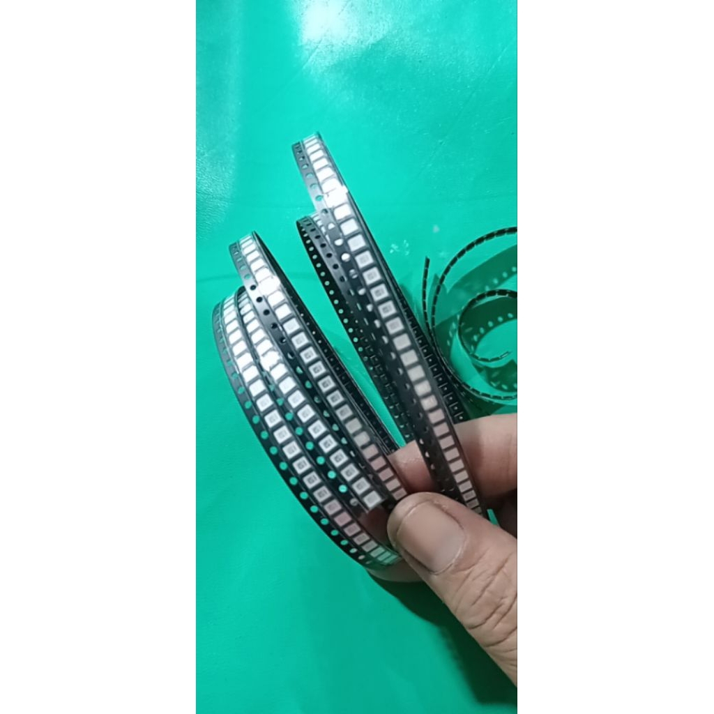 100 pcs mata led smd 6v 2835 nyala BIRU