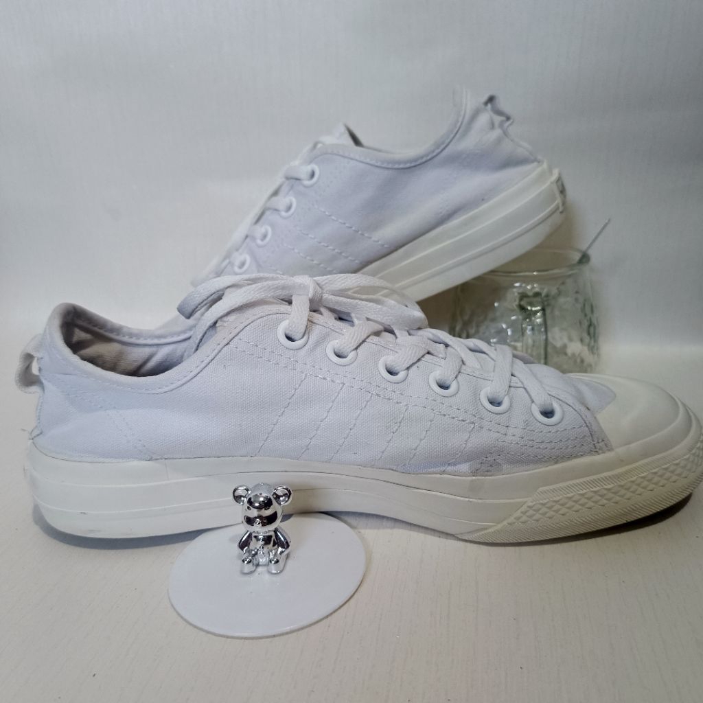 adidas Nizza RF Low "Triple White" (Kode Produk: EF1883).