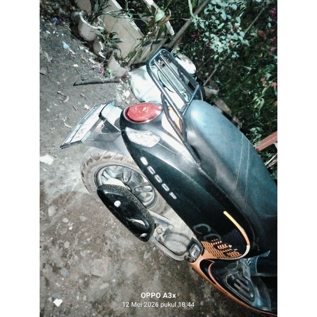 tatakan breket box motor Scoopy old