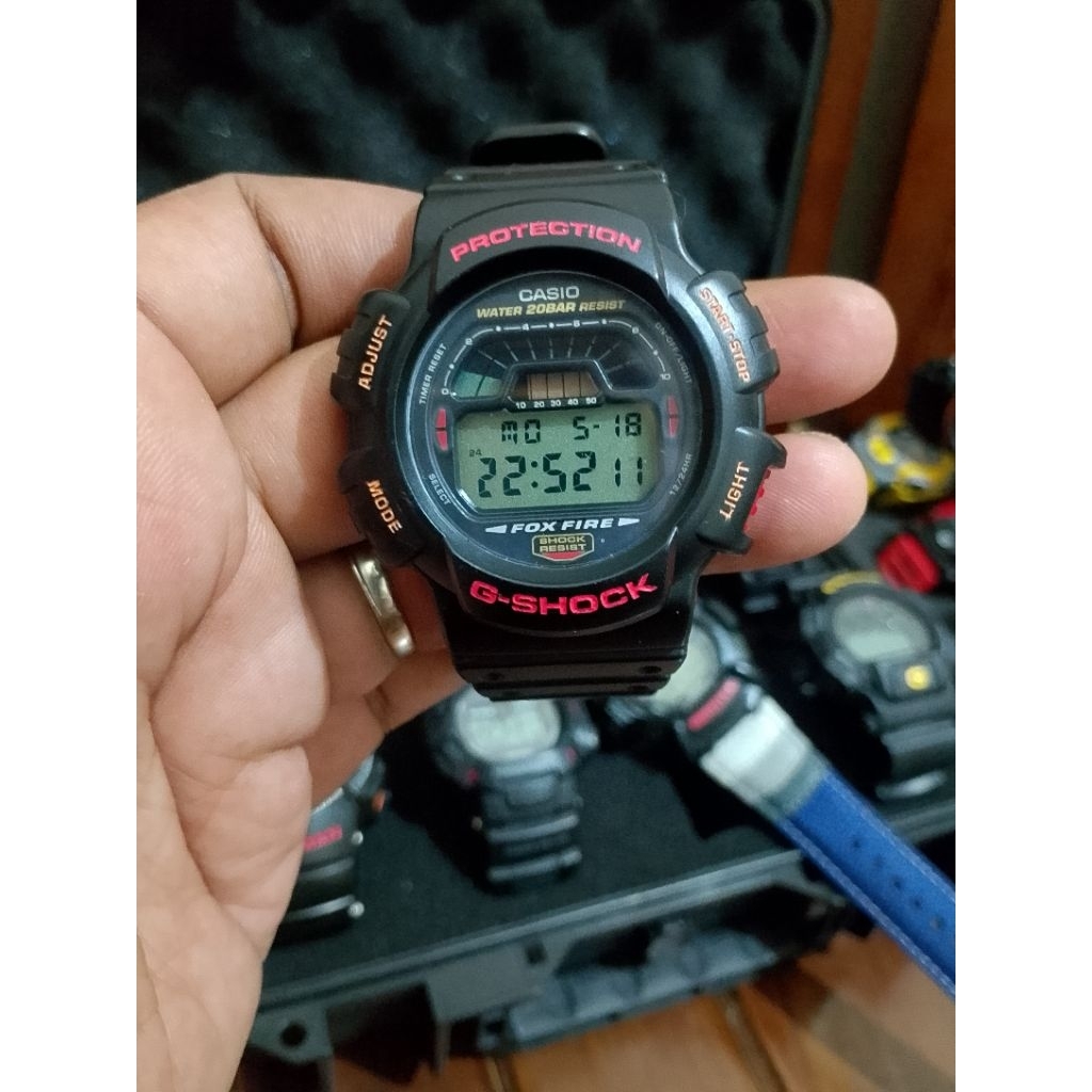 G-Shock DW 8700 Fox Fire Vintage Original Shock Resist Water Resistance