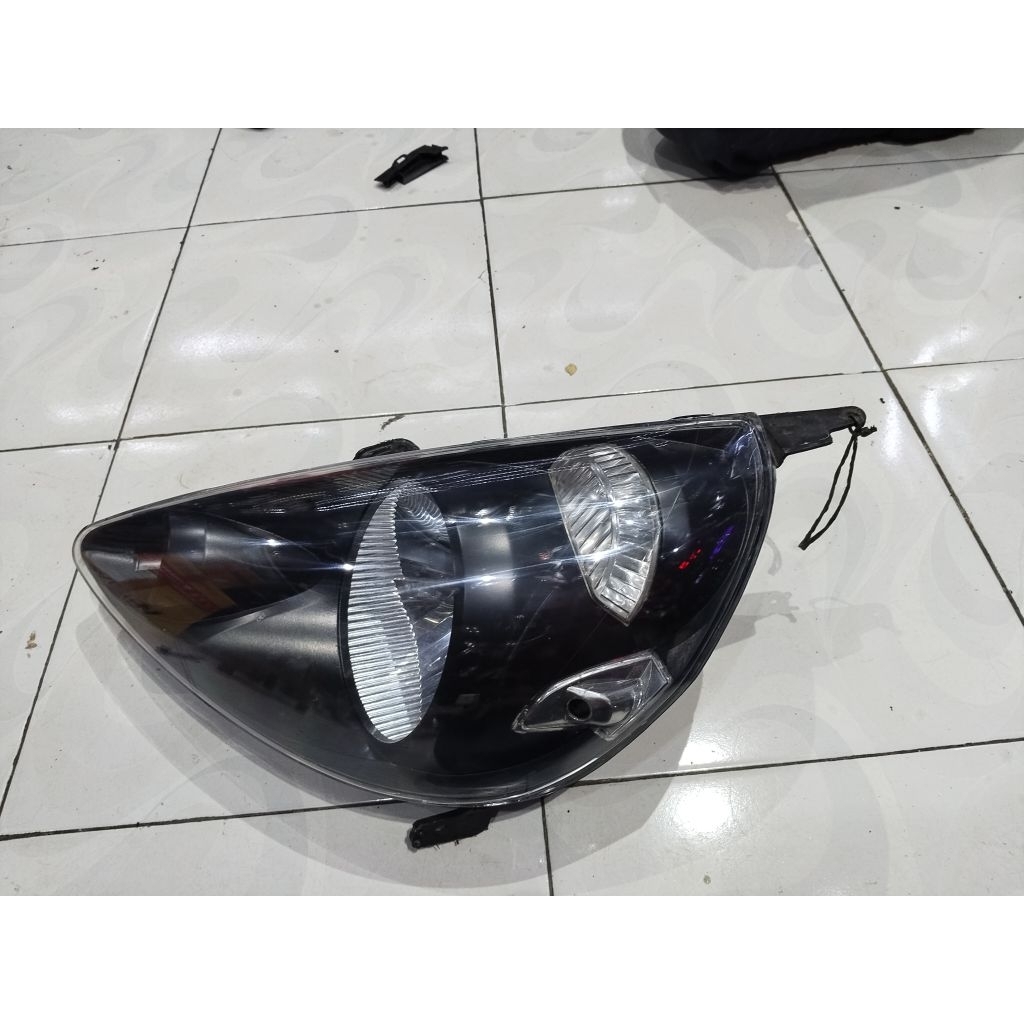headlamp honda jazz idsi/vtech original. lampu depan jazz idsi/vtech 2004-2008 original