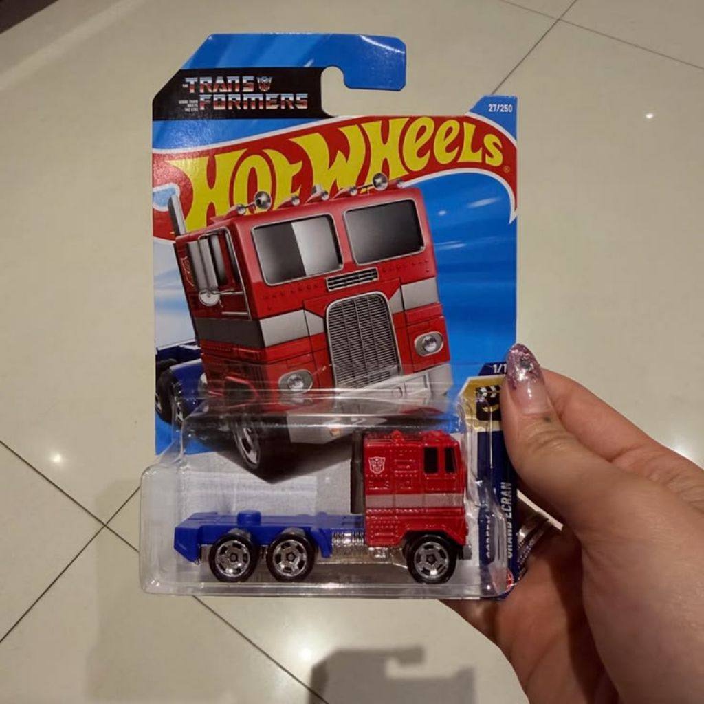 Hotwheels Optimus prime