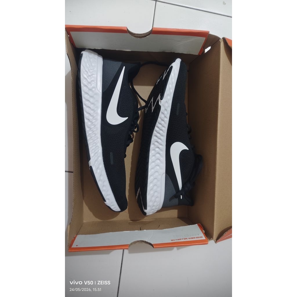 nike revolution 5 size 45