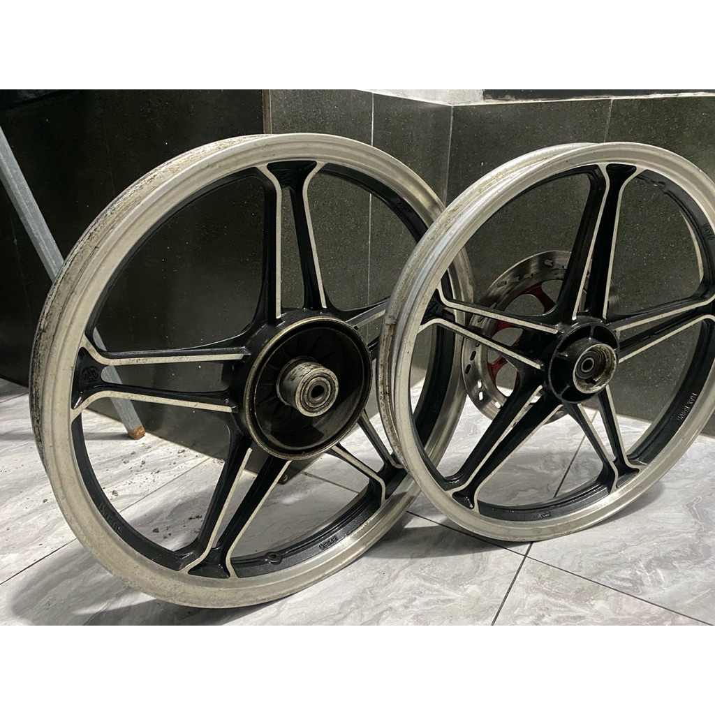velg racing suzuki thunder depan belakang (ORIGINAL COPOTAN)