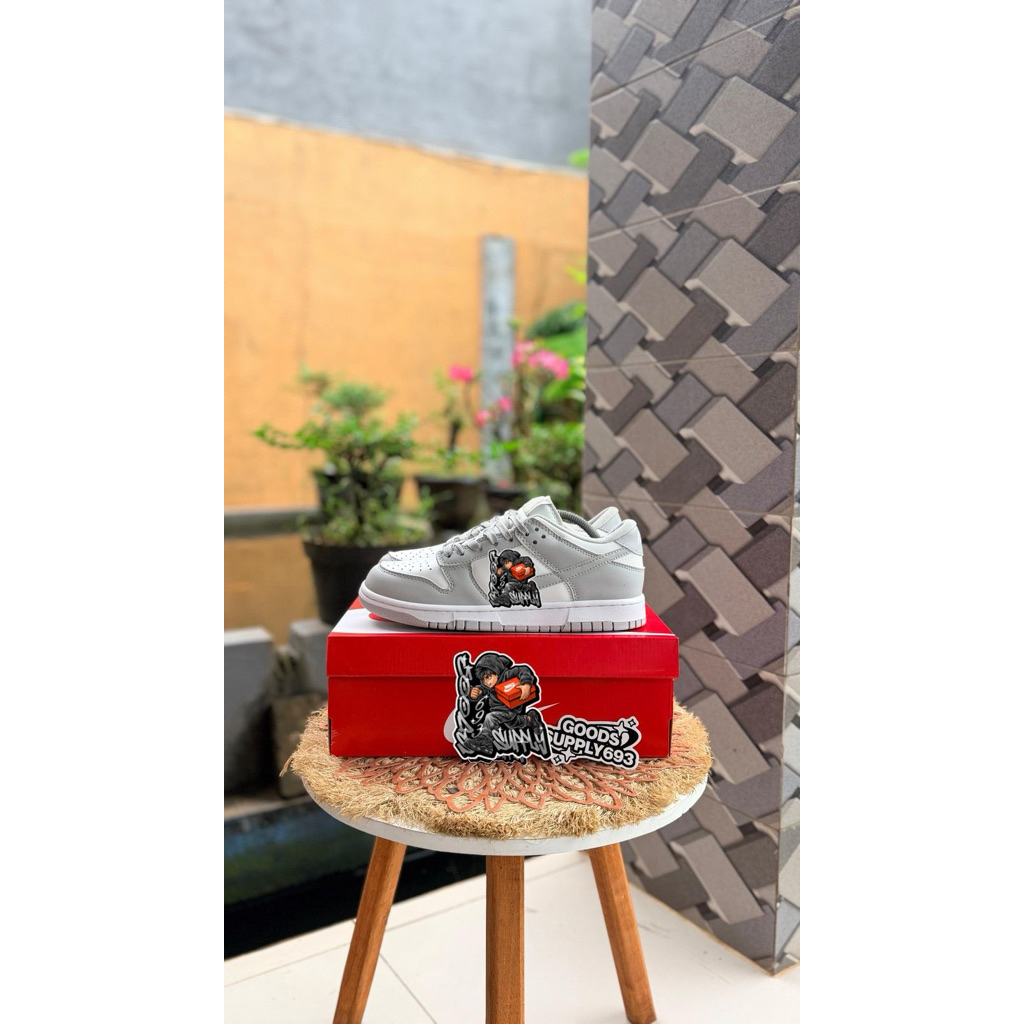 SEPATU SNEAKERS SB DUNK GREY
