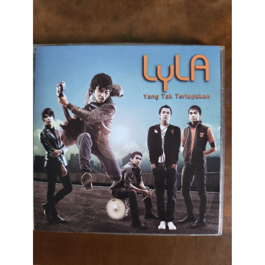 CD Musik original LYLA Yang Tak Terlupakan