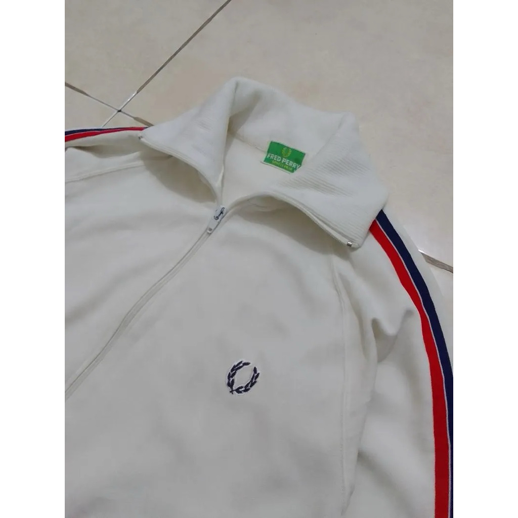 tracktop putih