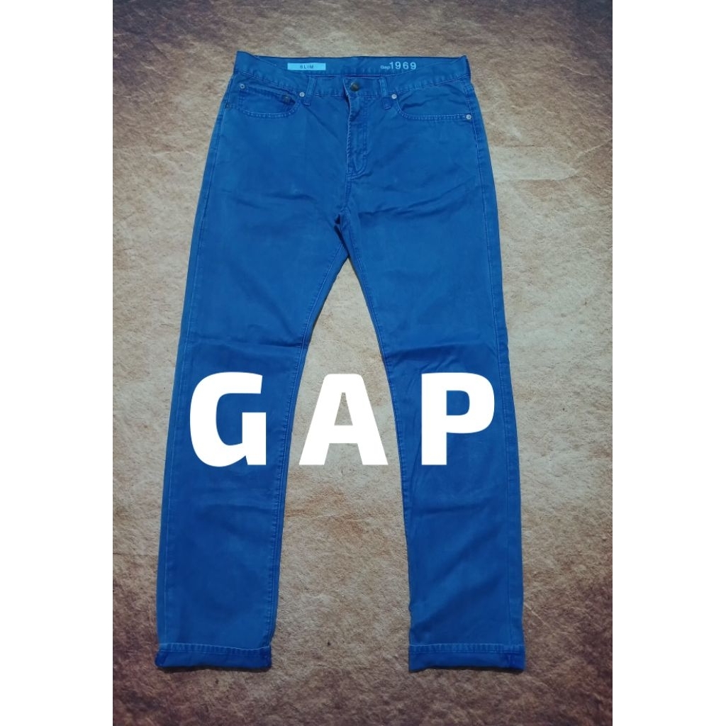 celana chinos GAP model slimstright bekas pakai recomend