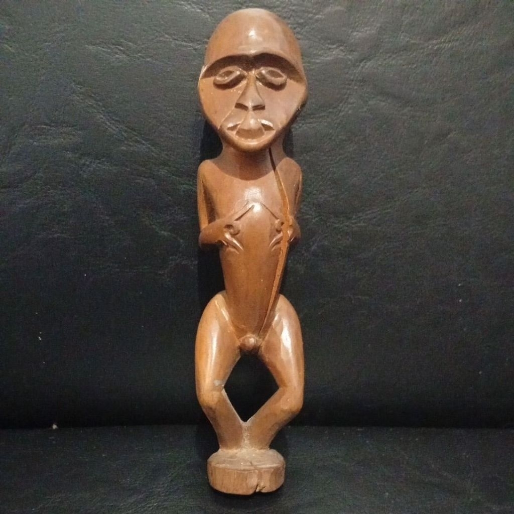 patung kayu dayak
