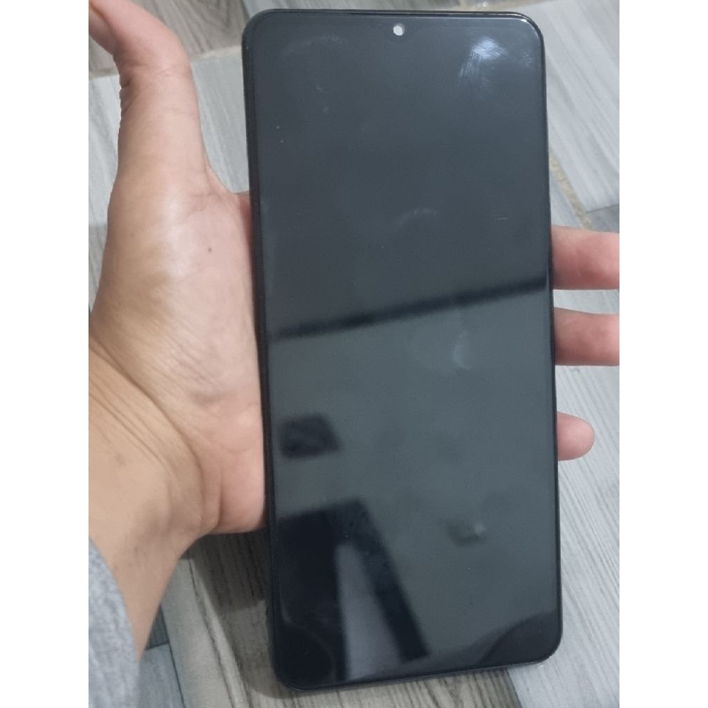 lcd frem dan batrai samsung a04s mulus bukan copotan tapi garansi