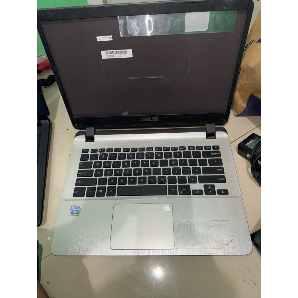 casing Asus A407M pulset minus frame layar ada retak 1 biji