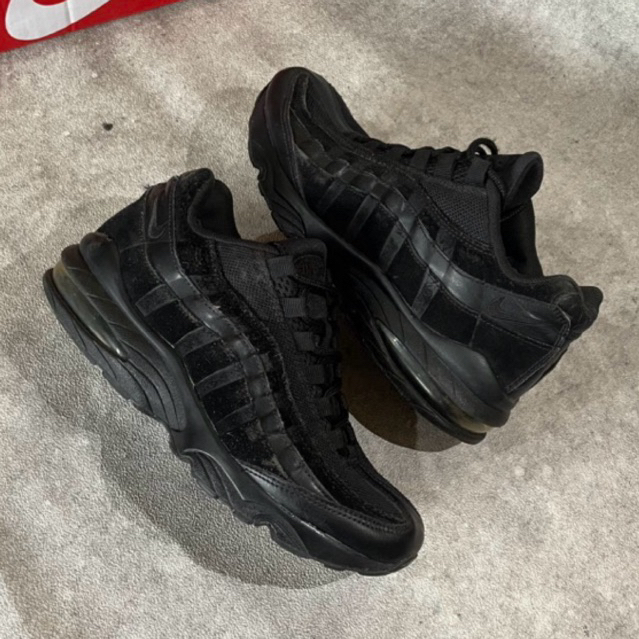 AIRMAX 95 BLACK SUEDE GS SIZE 38 ORIGINAL SECCOND