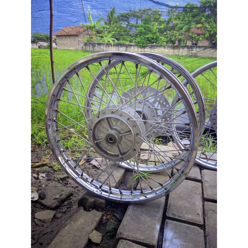 pelek/velg jari jari bagian belakang motor Supra x 125/Revo absolut/Supra fit S/Revo fit ORI cabutan