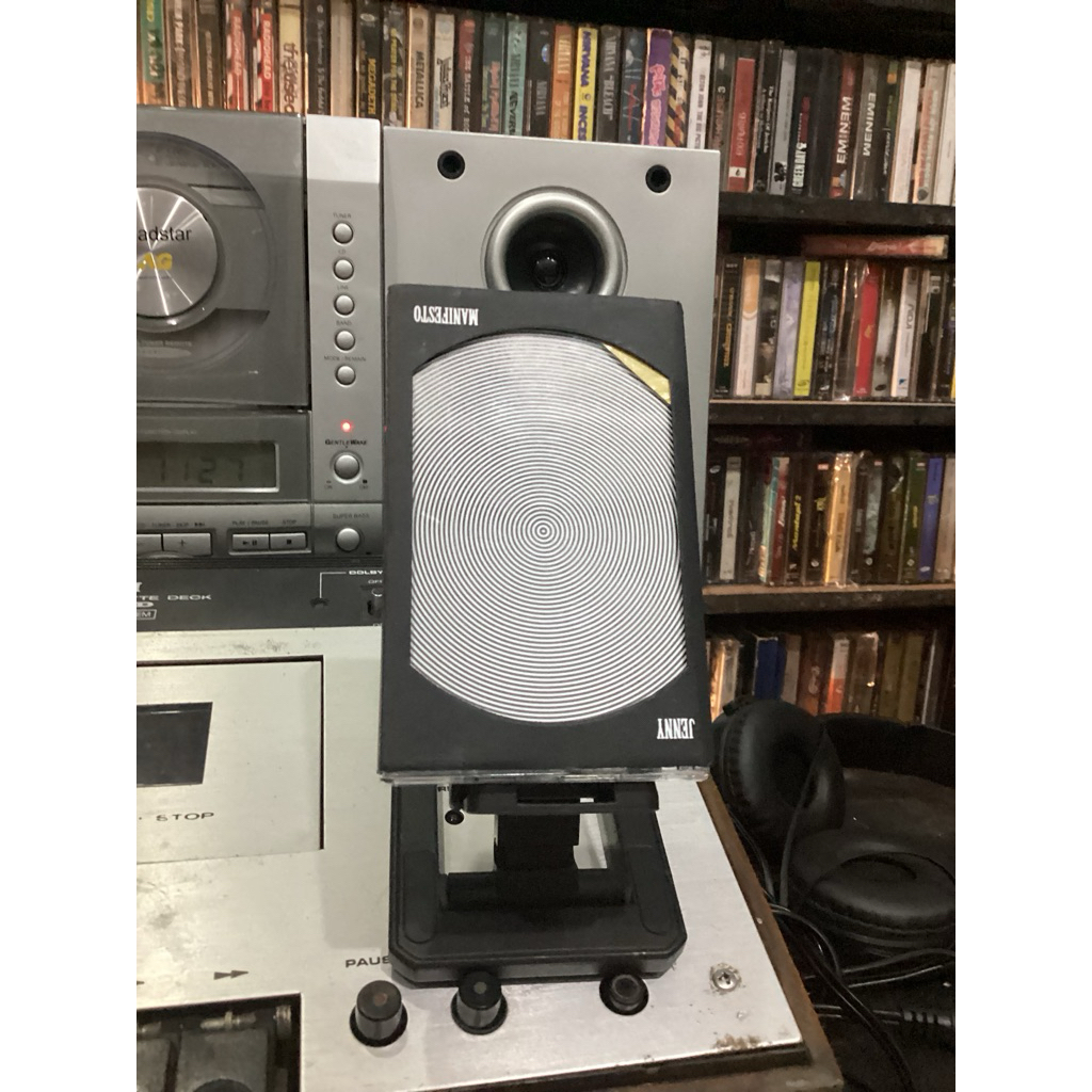 kaset pita jenny manifesto
