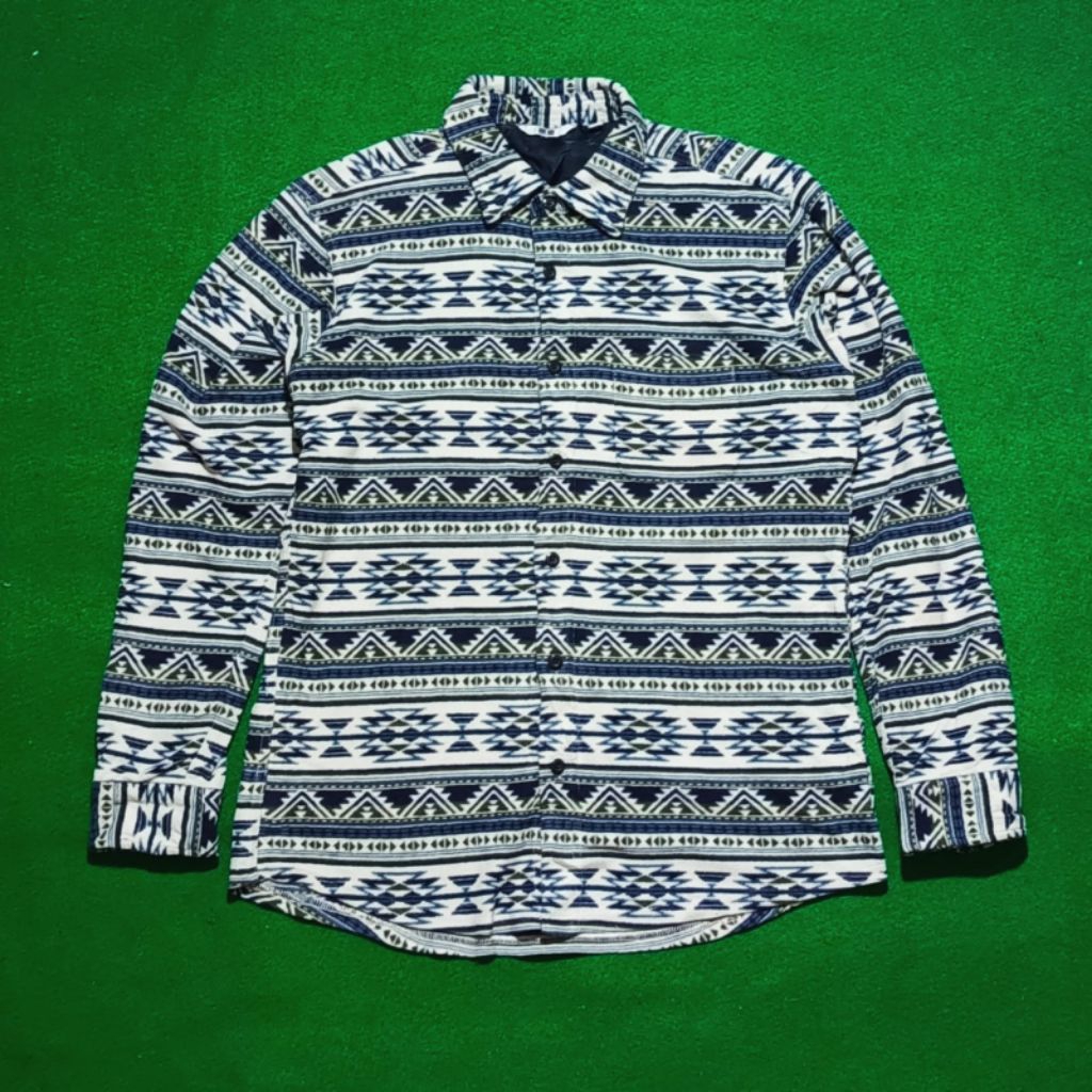 kemeja flannel uniqlo navajo