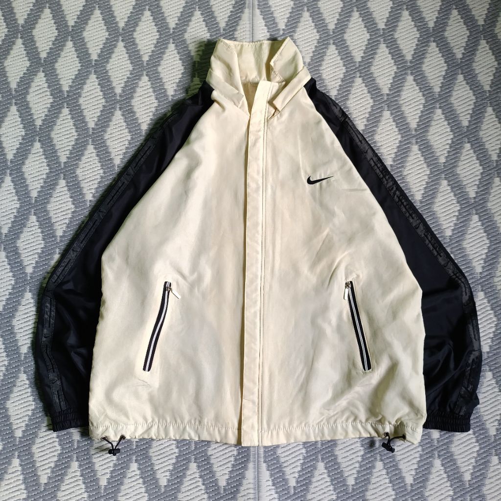 Vintage 90s Nike Spell Out Windbreaker Jacket