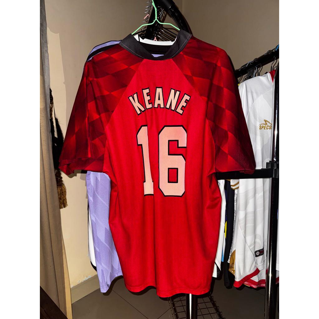 Manchester United (Home) 1996/98 - KEANE 16
