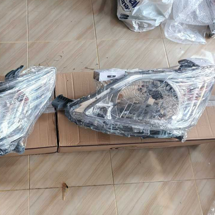 Head Lampu  Innova 2012--2015