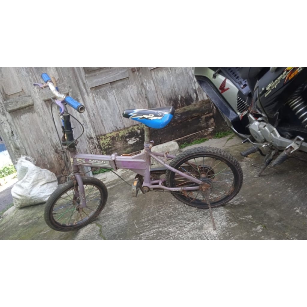 [JUAL MURAH] Sepeda Lipat Anak Perempuan Ring 16 Merk Family dan AXXIL bekas / second ( 16 inch )