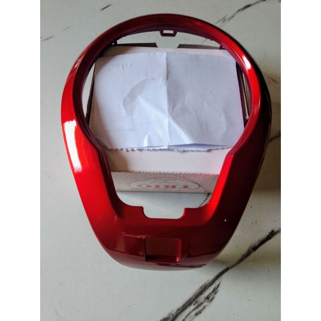 COVER GARNISH LIST SPEEDOMETER HONDA SCOOPY NEW ESP 2021-2014 K2F. WARNA MERAH MARON MIRIP ORIGINAL