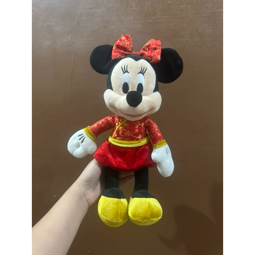 Boneka Karakter Minnie Mouse Kostum Merah size 32cm Original / Boneka Minnie Mouse Disney Original /