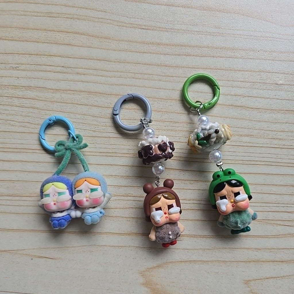 Cry Baby mini keychain gantungan tas / hp | pop bean cry baby