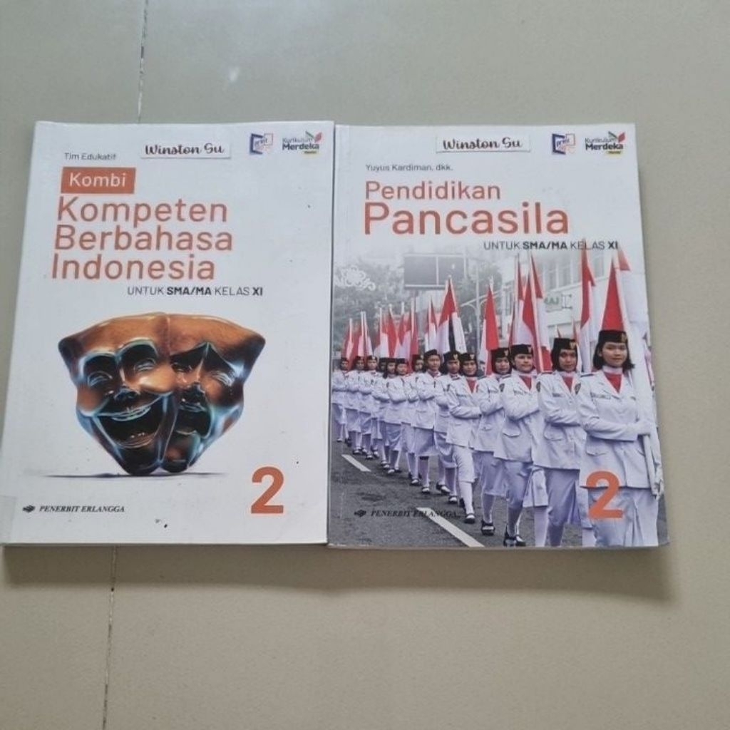 Buku kompeten Bahasa Indonesia dan Pancasila kelas Sma 11 penerbit erlangga kurikulum merdeka