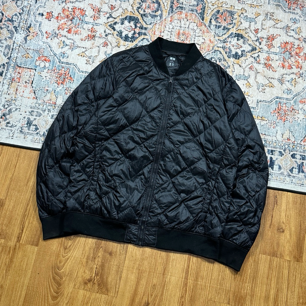 UNIQLO ULTRA LIGHT DOWN BOMBER JACKET SECOND