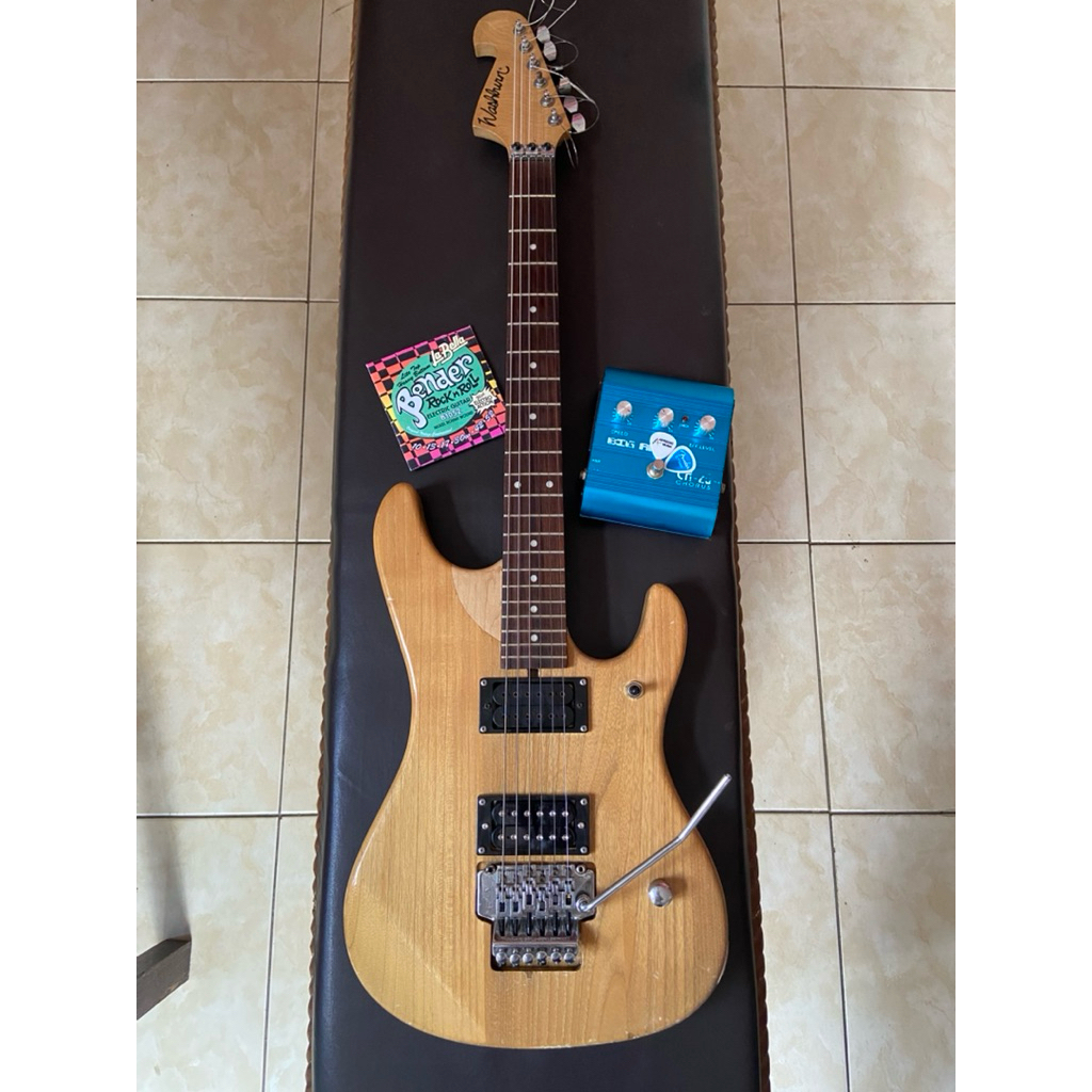 Washburn N2 (Replika) + Chorus Big Amp CH-20