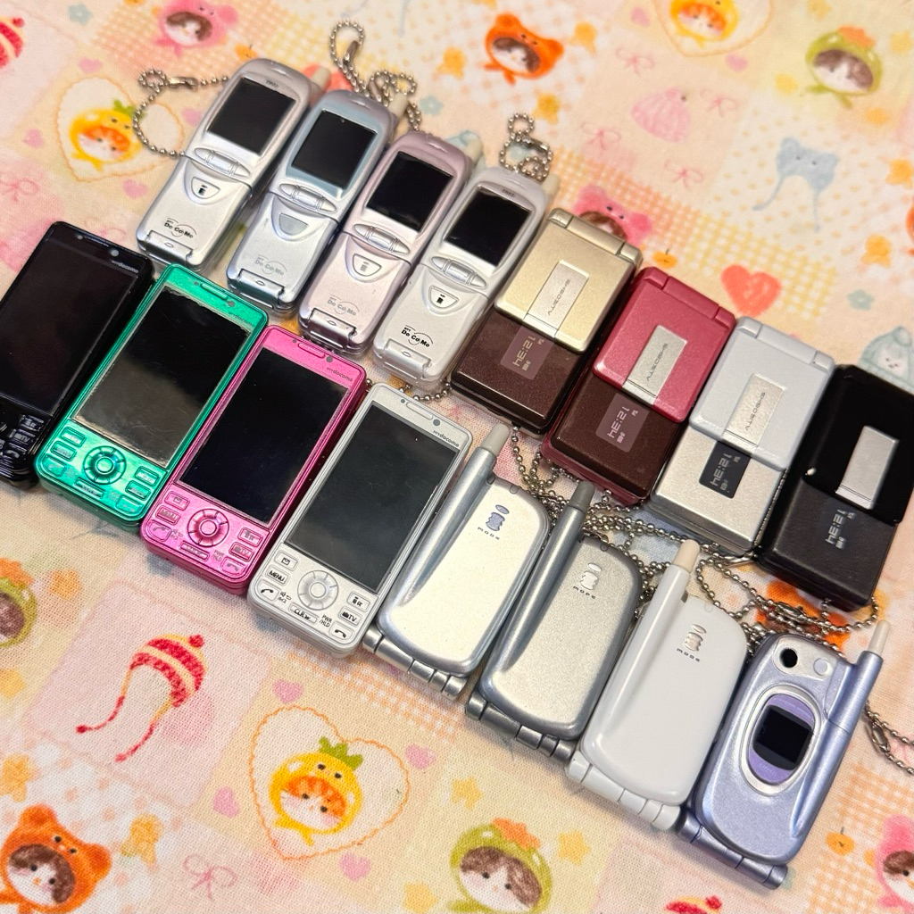 Docomo Phone Trinkets Flip phone ORIGINAL JAPAN Sliding Adalah Phone HP Retro Gacha gachapon