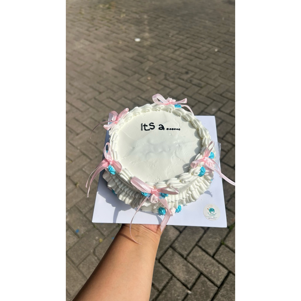 BABY GENDER REVEAL CAKE
