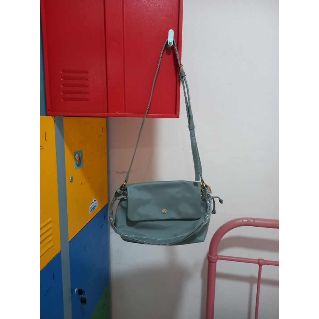 Tas Slempang & Bahu Remaja & Dewasa Wanita (merk Andari)