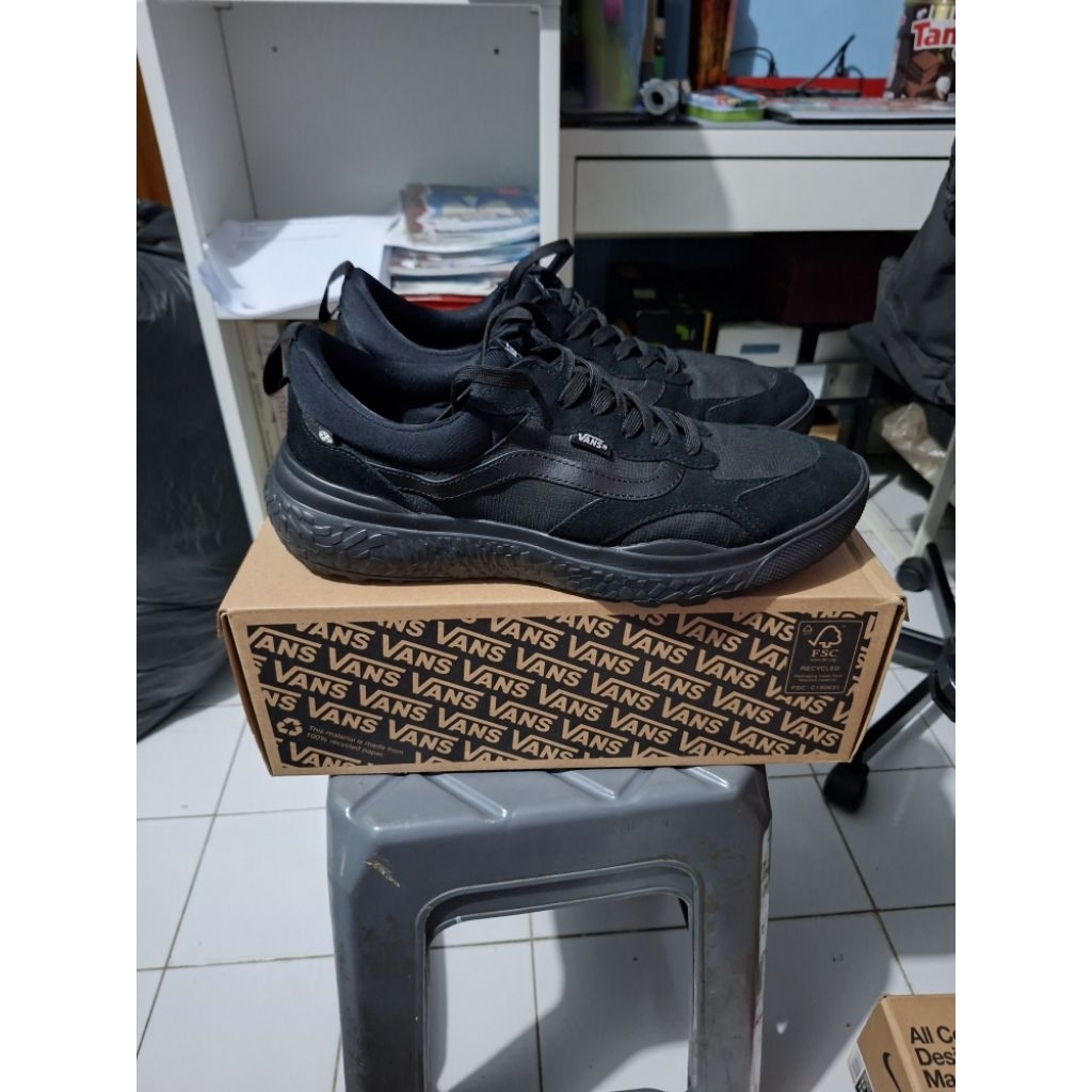 Sepatu Vans Ultrarange Neo VR3 Black Original - Size 47