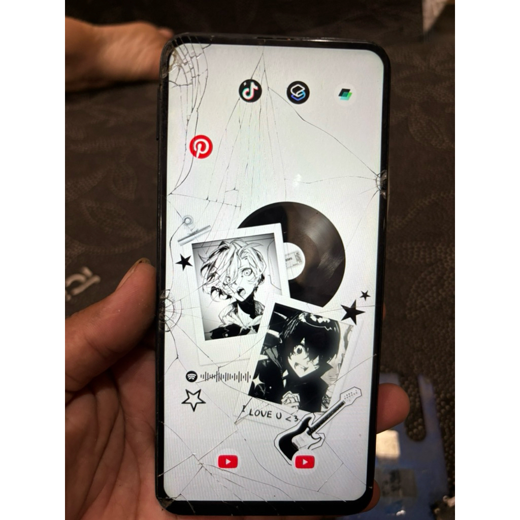 VIVO V15 RAM 6/64 MINUS LAYAR RETAK, KAMERA BURAM SAMA KESING JELEK