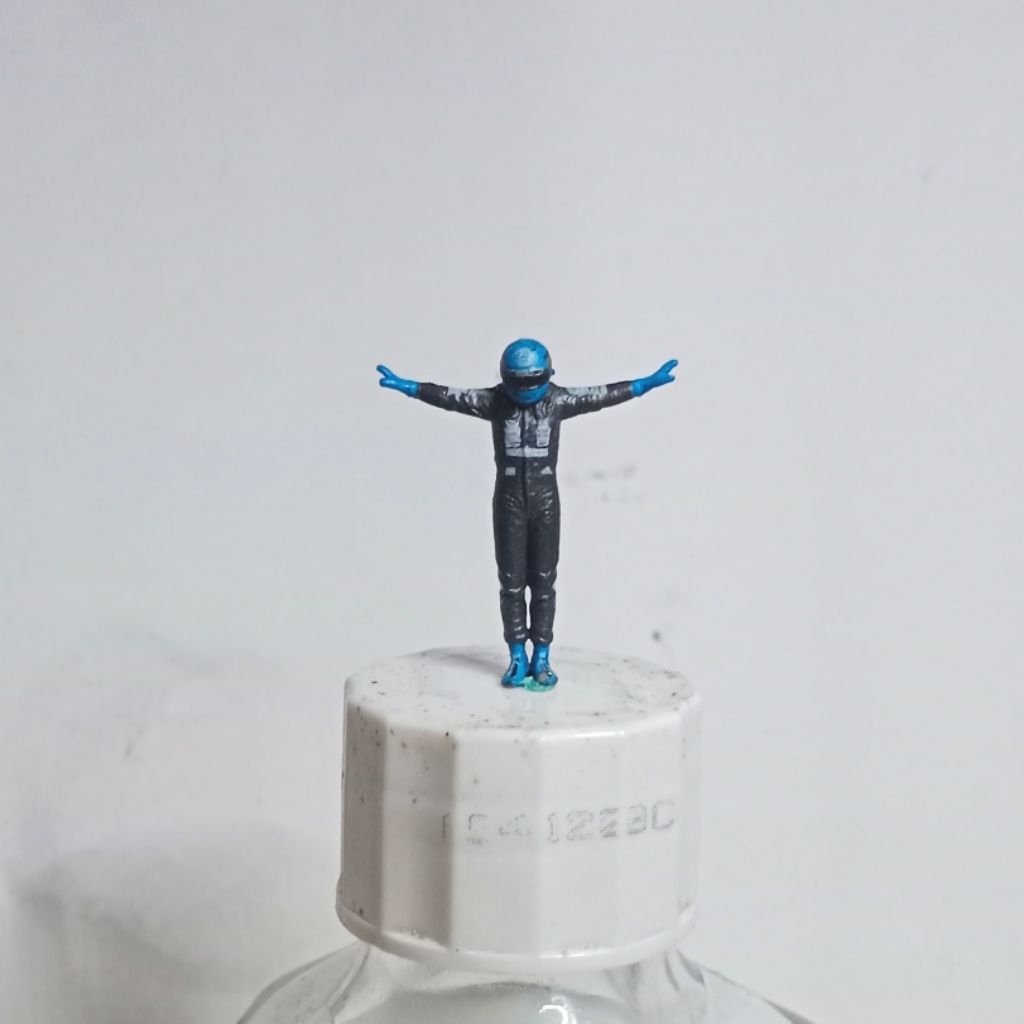 Mini Figure 1:64 Pembalap F1 G Russel Mercedes Petronas Formula 1 for Diorama Miniatur Diecast  Hot 