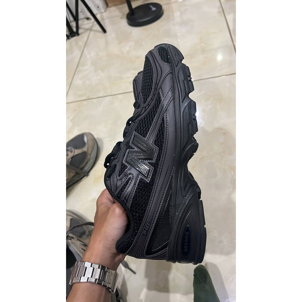 NB 740 FULL BLACK