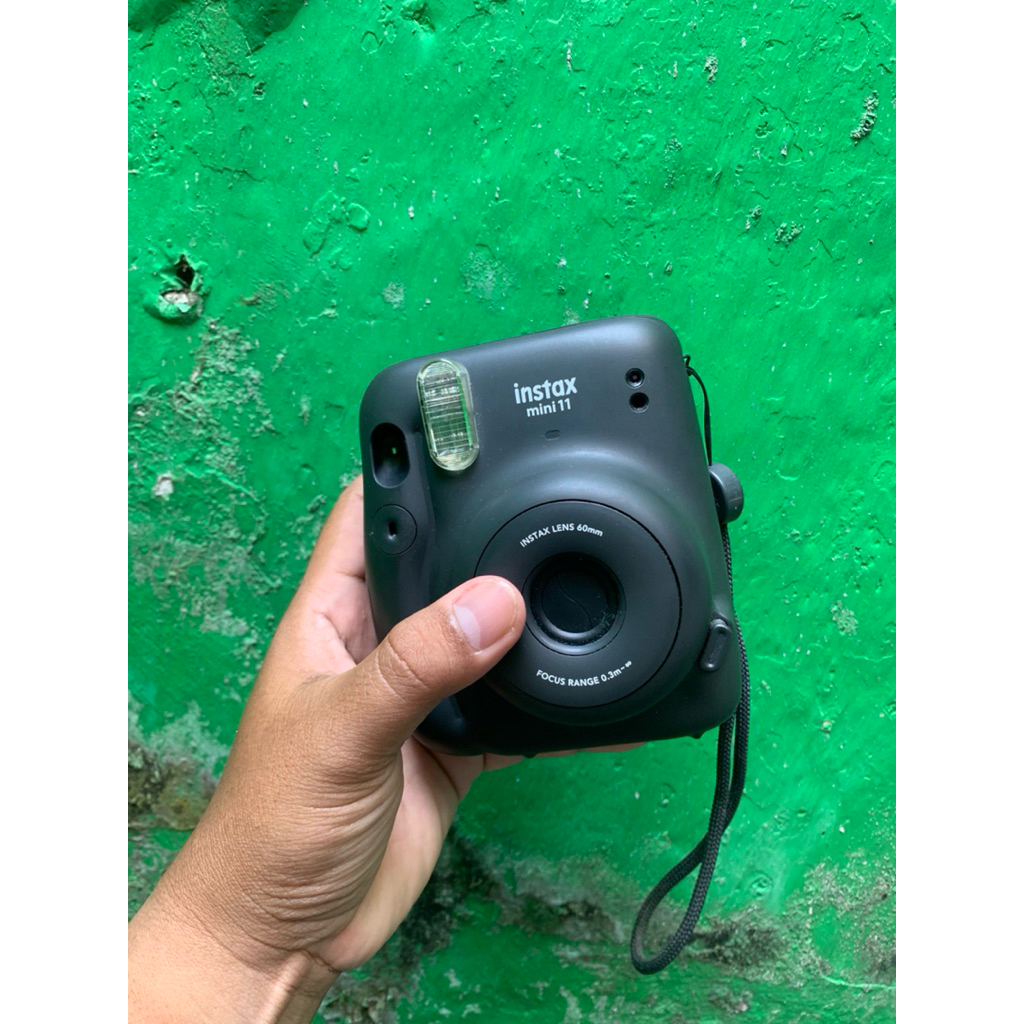 Fujifilm Instax Mini 11 Black Kamera Polaroid Instant Camera