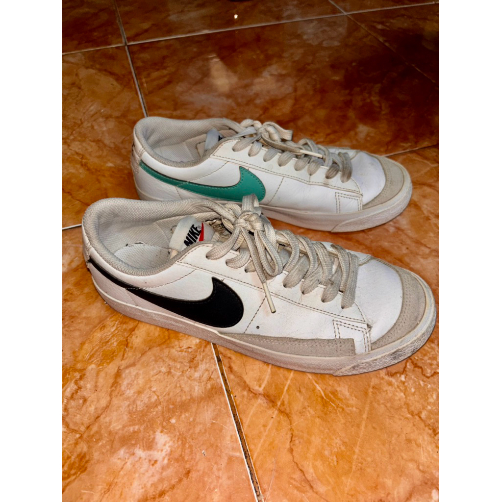 nike blazer low