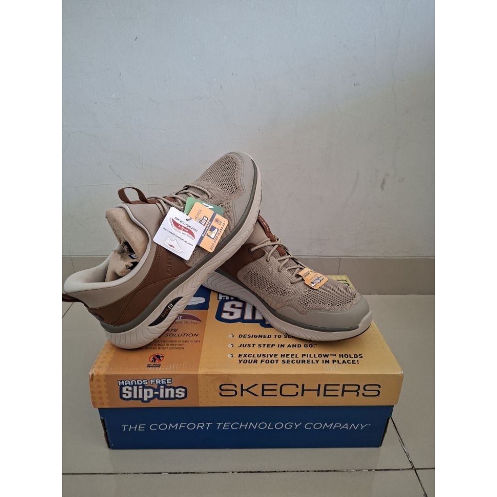 skechers arch fit slip on hands free size 46 NEW
