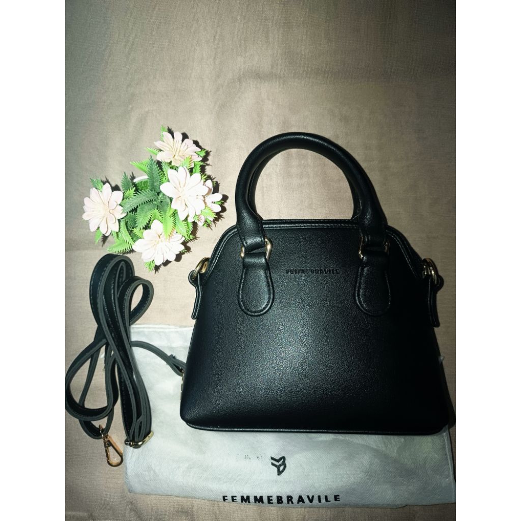 [PRELOVED] Femmebravile |Tas Slempang Wanita | Tas Kondangan | Tas Wanita | Tas Hangout OOTD | Tas S