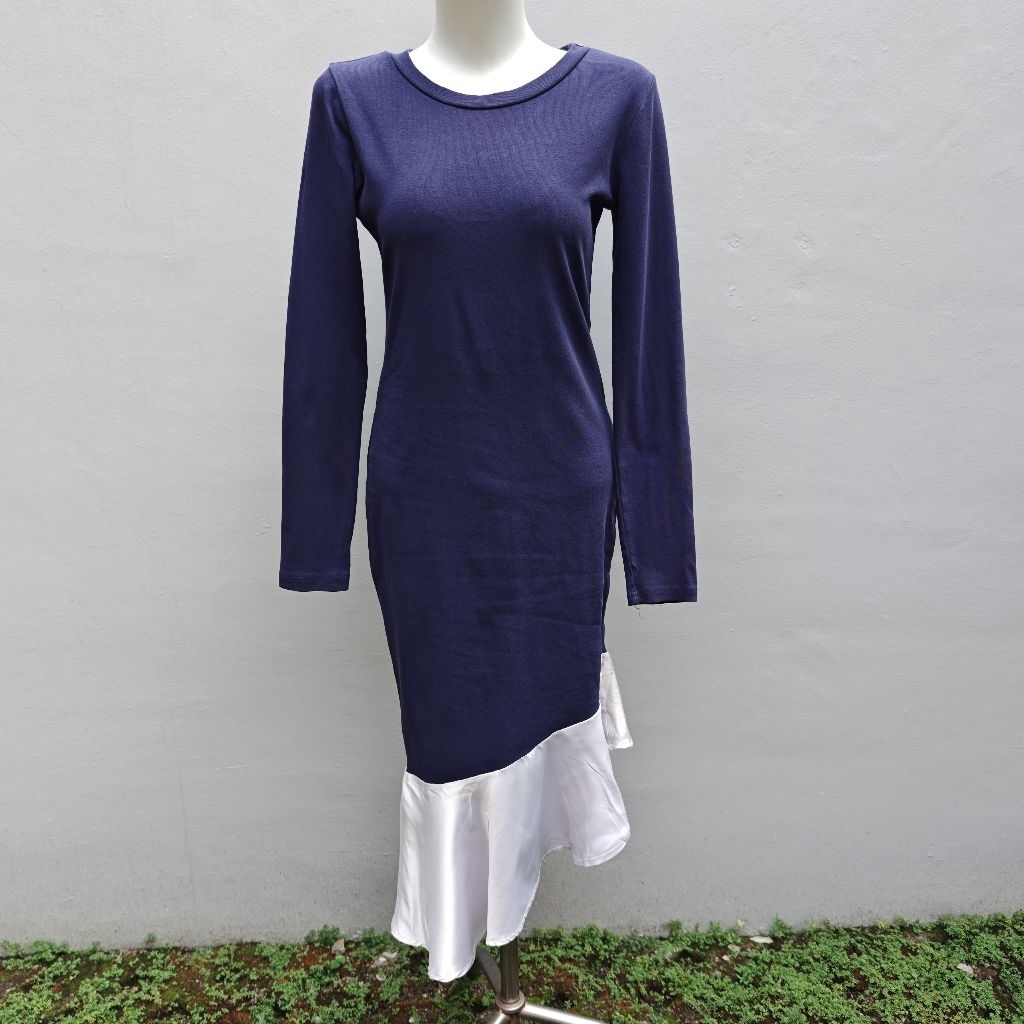 LD 82-90 HAN QUEEN dress asymmetris navy