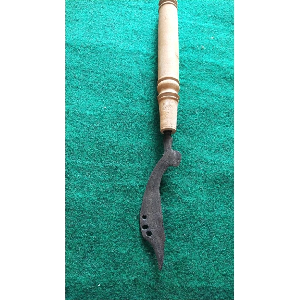Bukan keris antik sepuh, tapi tumbak kujang berpamor singkir