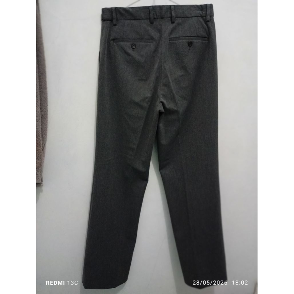 preloved celana panjang pria abu tua musinsa