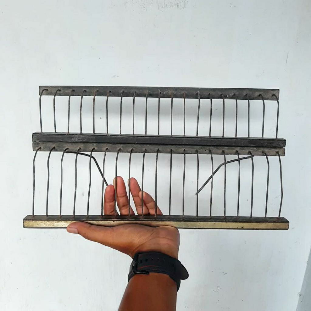 rak tempat kaset