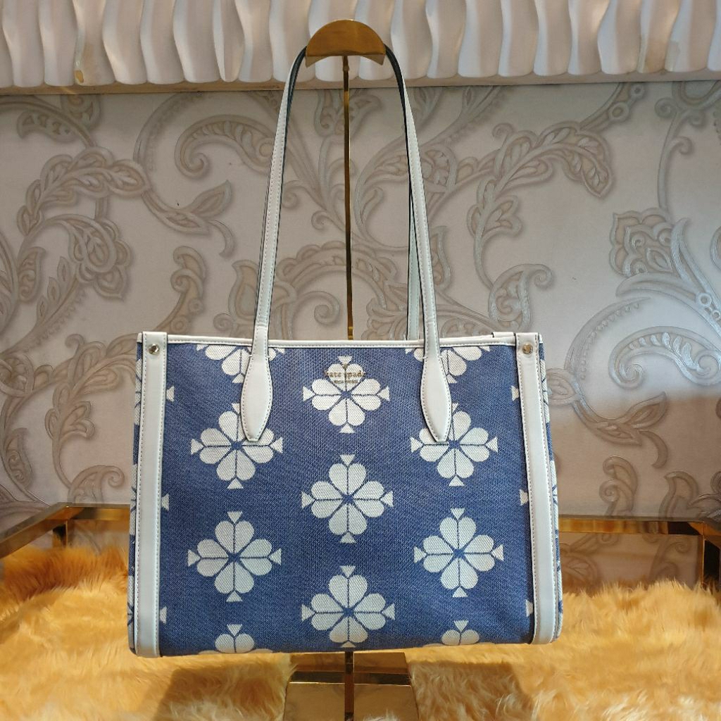 KS Spaced Spade Flower
